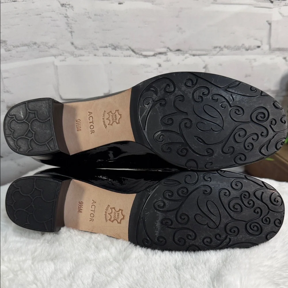 Brighton Actor patent leather loafers in‎ black with leopard print trim EUC